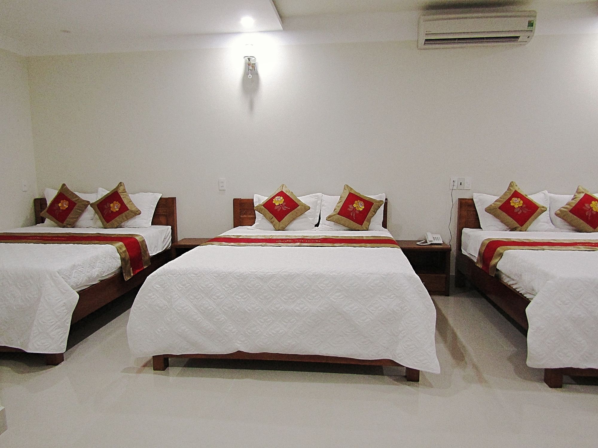 Hoang Dat Hotel Dong Hoi Zewnętrze zdjęcie